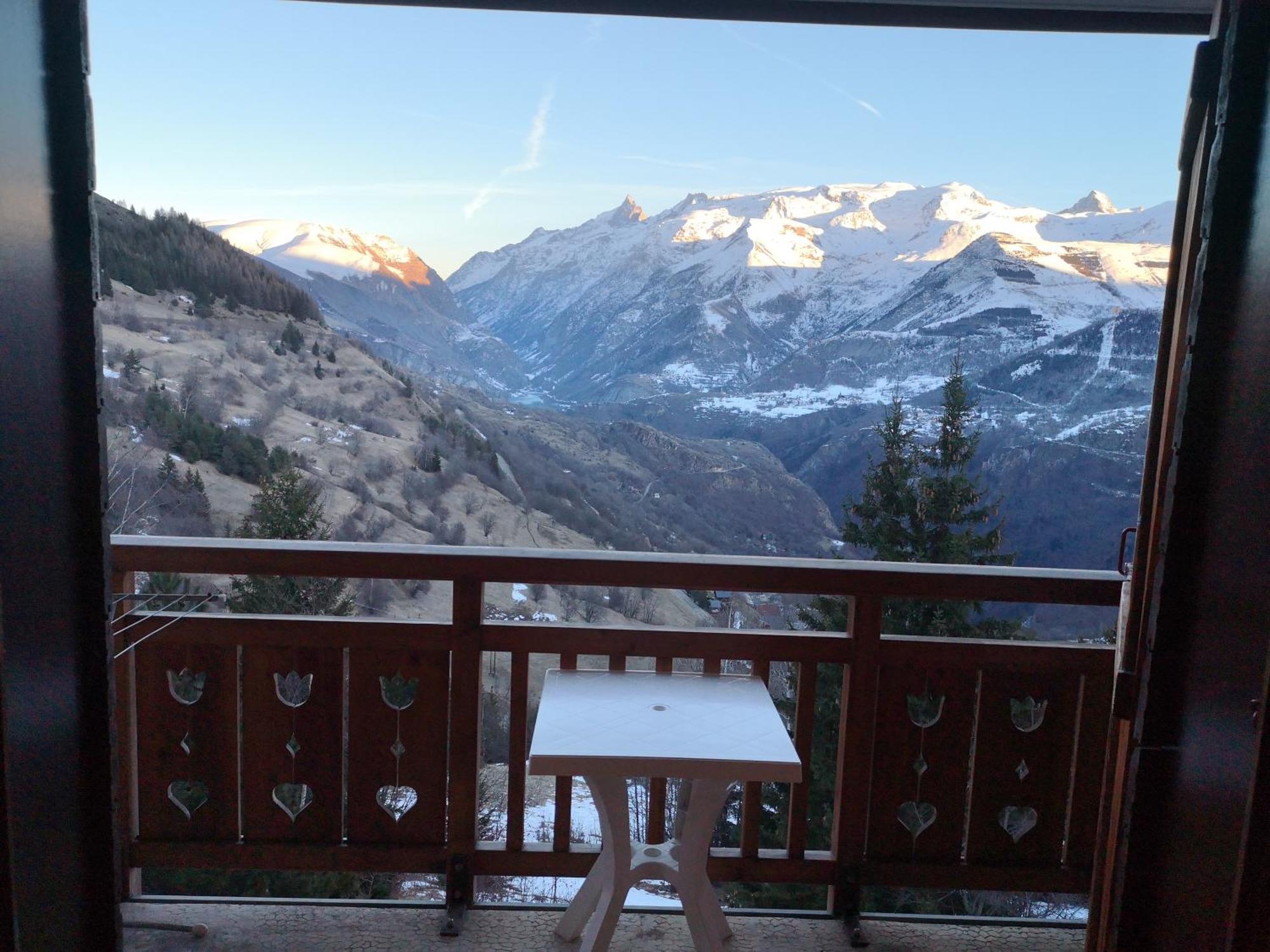 Studio Coin Montagne A Auris En Oisans Avec Vue Magnifique Екстер'єр фото